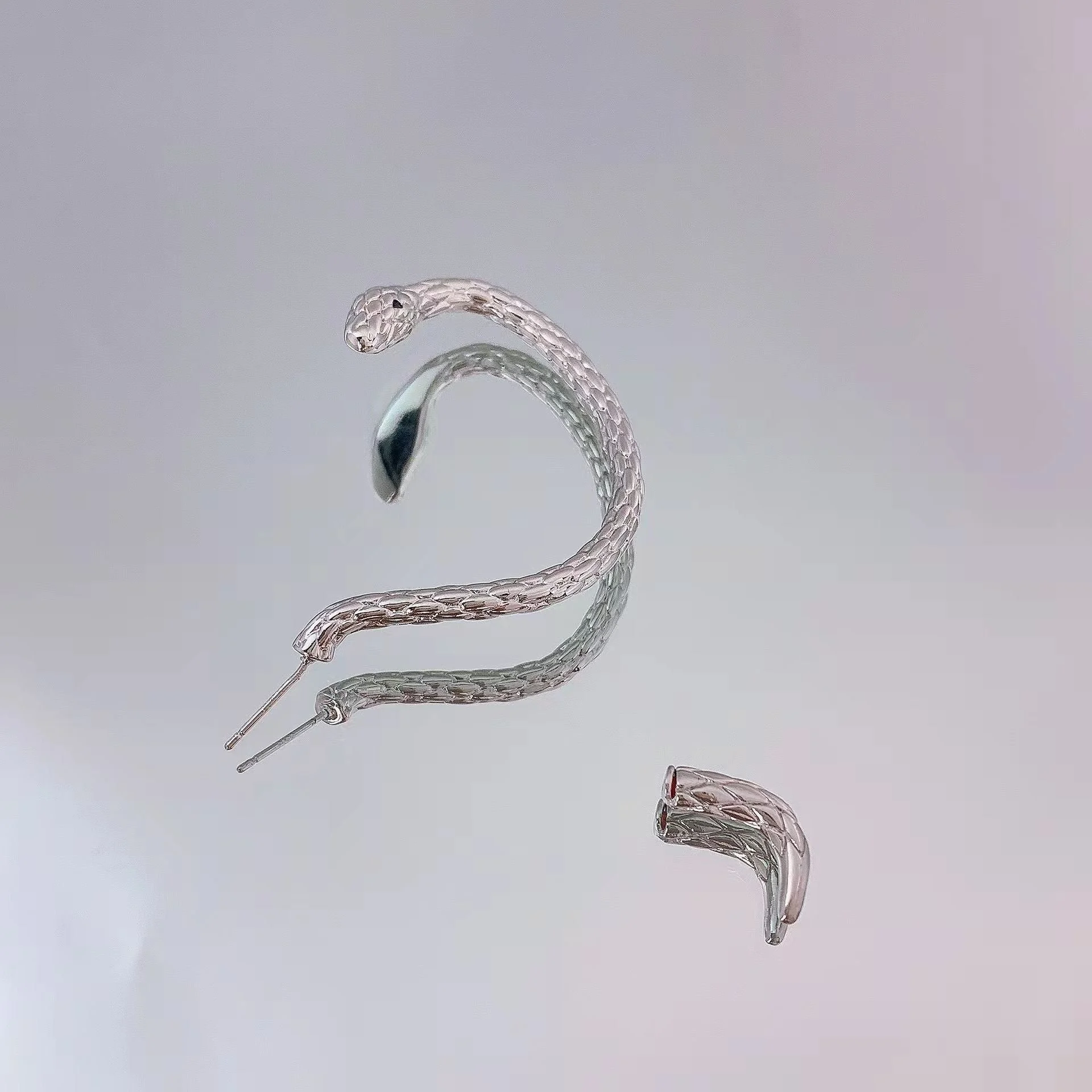 SLYTHERIN EARCUFF